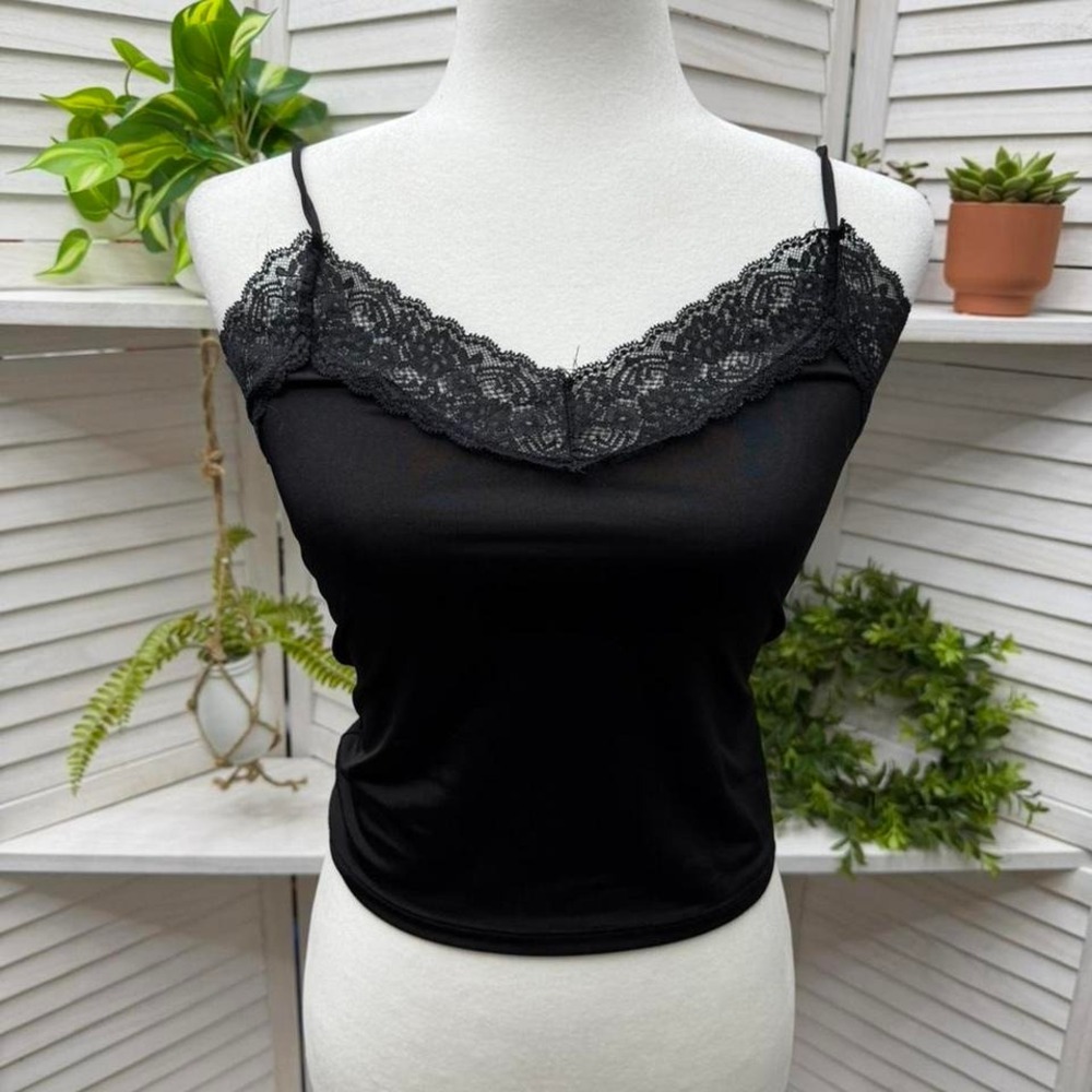 Vintage Y2K cute Forever 21 black lace cami top
